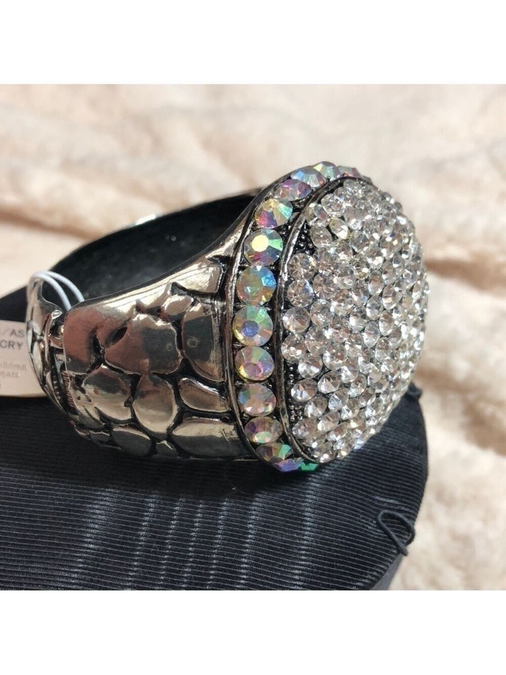new-clear Rhinestones Medallion Wide Cuff Bracelet